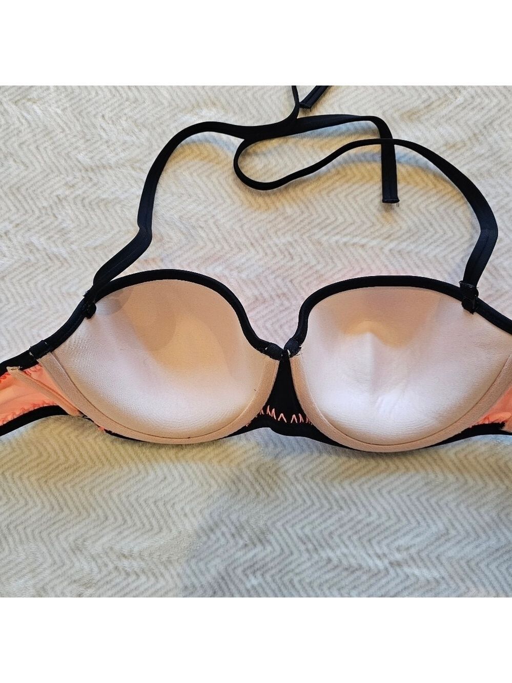 Victoria’s Secret Bikini top - Picture 4 of 6